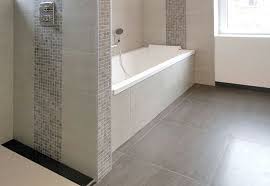 Carrelage mural salle de bain, autour du lavabo. Pose Et Traitement De Carrelages Sols Et Murs Salle De Bain Porcelanosa Carrelage Salle De Bain Salle De Bains Sol Gris