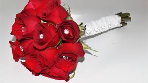 This is an elegant bouquet for a wedding or formal event. Diy Wedding Decoration Tutorial How To Make A Callas Lily Bride Bouquet Sugarella Sweets Party Youtube