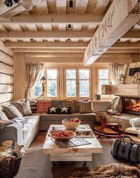 Convivial Et Sympa L Interieur Bois D Une Jolie Maison Met Tout Le Monde A L Aise Maison En Rondins Decoration Interieure Chalet Maison Bois