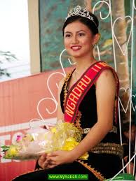 Maya diumumkan sebagai unk 2021 dan membawa pulang wang tunai bernilai rm15,000. Unduk Ngadau Kota Marudu Sabah Malaysia Unduk Ngadau Esc09862