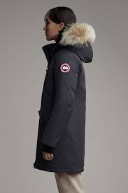 Typically, however, most full grown canada geese weigh between five and 14 pounds, with females weighing slightly smaller than the males. Women S Rosemont Parka Canada Goose