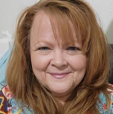 Lisa Stender's Instagram, Twitter & Facebook