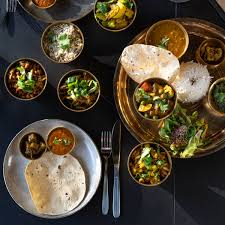 Du willst man einen richtig leckeren kuchen, der gesund ist? Holy Everest Restaurant In Prenzlauer Berg Berlin Creme Guides