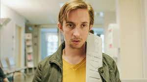 Als soapster mag je al blij zijn als je de 2.500 euro per maand haalt. Vier Nieuwe Acteurs En Veel Nieuwe Typetjes In Tegen De Sterren Op