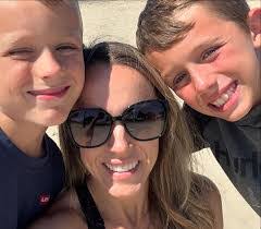 Courtney Cheever's Instagram, Twitter & Facebook