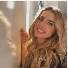 Michelle Mas's Instagram, Twitter & Facebook