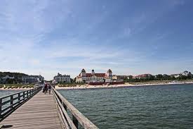 The imposing building with over 100 years of history has 137 rooms, suites and residences. Ostseebad Binz Rugen