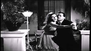 Έζησε τα παιδικά της χρόνια σε διάφορες πόλεις. A8hna Youtube