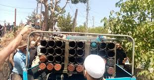 בנוסף לקריירה שלה כמגישת חדשות היא גם לומדת תואר במשפטים, ולכן היא משמשת בחדשות 12 לא רק מבזקנית, אלא גם כתבת לענייני משפט. 1440
