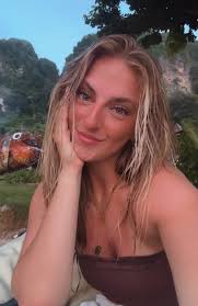 Hey! I'm Serena 🥰 I'm 22, from Italy, and I'll be moving to Stockholm from  September 1st to December 1st for a super exciting internship at a fashion  magazine. It's my first