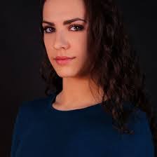 Shaina Dunn's Instagram, Twitter & Facebook