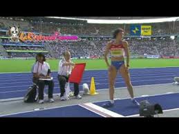 Salto in lungo e salto triplo sono definiti convenzionalmente salti in estensione (horizontal jump in anglosassone), in quanto l'atleta cerca il salto triplo il salto triplo, è una specialità olimpica, sia maschile che femminile dell'atletica leggera e fa parte dei salti in estensione come il salto in lungo. Mondiali Atletica Berlino 2009 Finale Salto In Lungo Donne Tatyana Lebedeva Argento 6 97 Youtube
