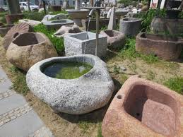 Findlingsbrunnen Brunnencenter Allgau In 2020 Steinbrunnen Gartenbrunnen Brunnen