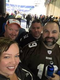 Miki McClain (@miki_mcclain)