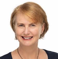 Noemi Reed's Instagram, Twitter & Facebook