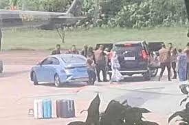 1.7亿人大国政变：孟加拉国总理飞往印度，军方将掌权-观察者网