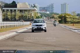 Empat beradik berusia antara satu hingga tujuh tahun tersebut menjadi yatim piatu selepas ibu mereka, nurul wandiana shakira sapuan, 29, menghembuskan nafas. Sultan Of Johor Takes Delivery Of His Own Proton X70 Suv Automacha