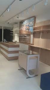 Arredamento negozio composto da banco cassa, vari banconi espositivi frazionabili con cassetti, condizionatore d'aria con due split e barriera d'ingresso, tende interne motorizzate per vetrine, vendo a prezzo da concordare. Arredamento Negozio Su Lapulce It Arredamento E Attrezzature Negozi