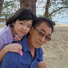 Sama mahal gan iphone......haha...