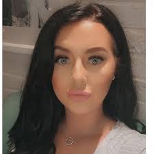 Ellie Bradford's Instagram, Twitter & Facebook