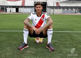 This is entrevista a edgar carrascal colombia moda 2012 by edgar carrascal on vimeo, the home for high quality videos and the people who love them. Carrascal Nuevo Jugador De River Plate
