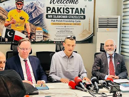 Polish cyclist completes 1,390-km tour from Islamabad to Khunjerab Pass