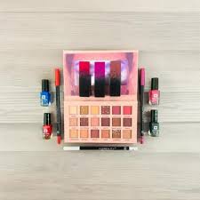 The Ultimate Beauty Collection: 10-in-1 Makeup Set