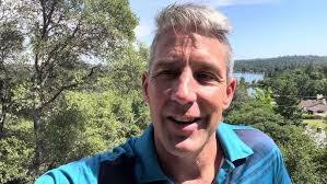 Lisa Leis's Instagram, Twitter & Facebook