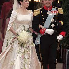 The royals can't do many things: 36 Royal Wedding Bouquets Throughout History