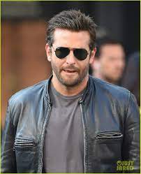 Pin By Magui On Bradley Cooper Bradley Cooper Celebrity Sunglasses Bradley