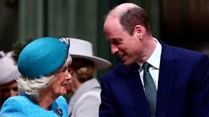 Queen and Prince William share laugh at ...