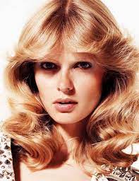 70 S Style Cool Hair Love Those Feathery Bangs Frisyrer Fina Frisyrer Har Ideer