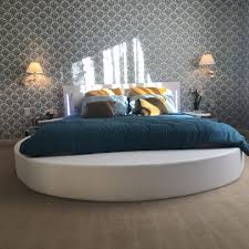 Les lits king size 180 x 200 cm ou 200 x 200 cm. Magnifique Chambre D Hote Pour Amoureux Avec Grand Lit Rond Ile Et Vilaine Introuvable