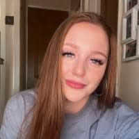 Elle Macdonald's Instagram, Twitter & Facebook