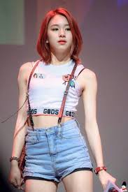 Female Idols With Prominent Shoulders Celebrity Photos Videos Onehallyu