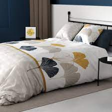 Très belle housse de couette finition pressions pour lit 1 ou 2 personnes 100% coton à tissage serré 42 fils avec deux taies d'oreiller 63x63 cm assorties à volants plats avec dessin placé. Linge De Lit Housse De Couette Parure De Lit Drap Eminza