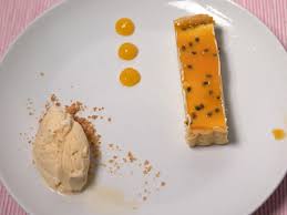 Passionsfrucht Tarte Mit Tonkabohnen Eis Rezept Rezept In 2020 Das Perfekte Dinner Lebensmittel Essen Rezepte