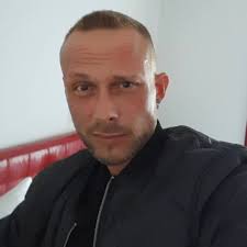 Ich wünsche euch einen wunderschönen Start in die neue Woche übrigens bin  43 Jahre komme aus Sachsen Anhalt