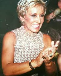 Buenos Días Amigos! 🙏😘🪅🤗 Si todos nos damos las manos, quién podría  hacernos daño? Concedamos a nuestro espíritu el hábito de la Duda, y a  nuestro corazón, el de la Tolerancia. Paz