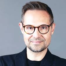 🎪 Du 6 juillet au 3 août 2024, le nouveau spectacle du Cirque du Soleil  SUBLIM mis en scène par Oriol Tomas prendra place dans la principauté  d'Andorre! Décors somptueux, costumes flamboyants