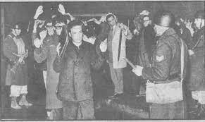 En otro aniversario de la noche de los bastones largos, se debe recordar que con el golpe de 1966 empezó un largo infortunio. La Noche De Los Bastones Largos