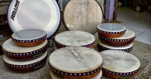 Marakas marakas mempunyai perbedaan jauh dengan alat musik kongo, dari bentuk dan cara memainkannyapun berbeda tapi tetap termasuk alat musik ritmis karana tidak bernada. 7 Alat Musik Ritmis Asli Indonesia Dan Dunia Penjelasan Lezgetreal