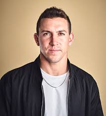 Meet 15 top fashion and apparel brands making strides in the industry today