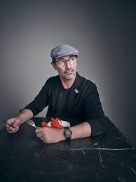 Chef pairet passé à ça de la remarque lourdingue sur la psychologie féminine quand pauline était vénère. Hublot Annonce L Arrivee D Un Nouvel Ambassadeur De La Marque Paul Pairet Chef Triplement Etoile Au Guide Michelin Hublot