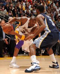 2⃣ keep the ball in your right or left pocket. Levels Of Passing Hooptactics Player Development Basketball