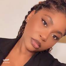 Chic Outfit Inspo for Art Gallery Visits in Black