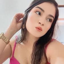 Tiffany Barrios's Instagram, Twitter & Facebook