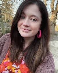 Paula Stott's Instagram, Twitter & Facebook