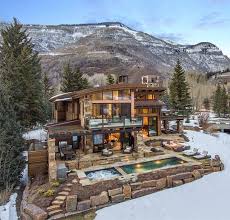 Anyone Would Love Spending The Winter Warm Inside This Spectacular Colorado Home Credit Mountain Home Exterior Colorado Homes Colorado Mountain Homes