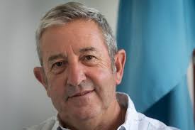 Julio Cobos: "Cristina Kirchner y Alberto Fernández minaron la figura  presidencial, la ruptura ya existe y así no va a poder seguir"